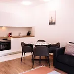 B 204, Apartments In The Heart Of Budapest